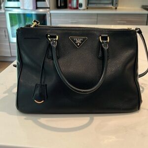 Prada Saffiano tote black